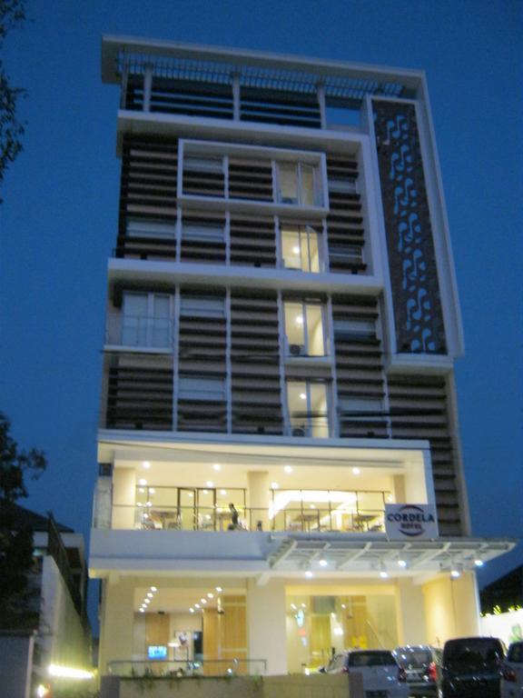 Cordela Hotel Cirebon Exteriör bild