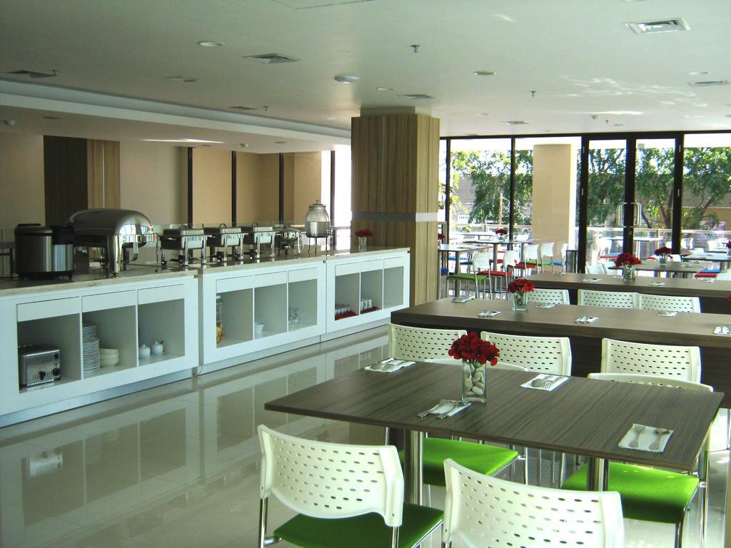 Cordela Hotel Cirebon Exteriör bild