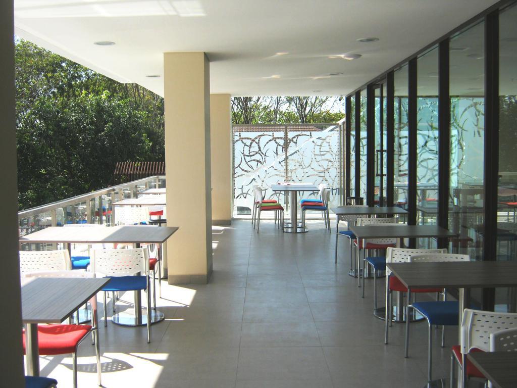 Cordela Hotel Cirebon Exteriör bild